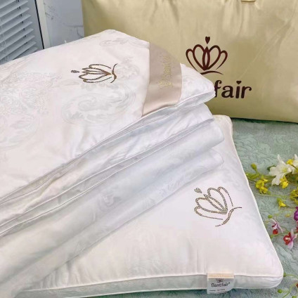 Одеяло шелк Santfair (200х220) Одеяло шелк Santfair (200х220)